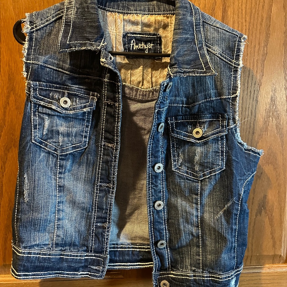 Amethyst Jeans Distressed Denim Vest for Men